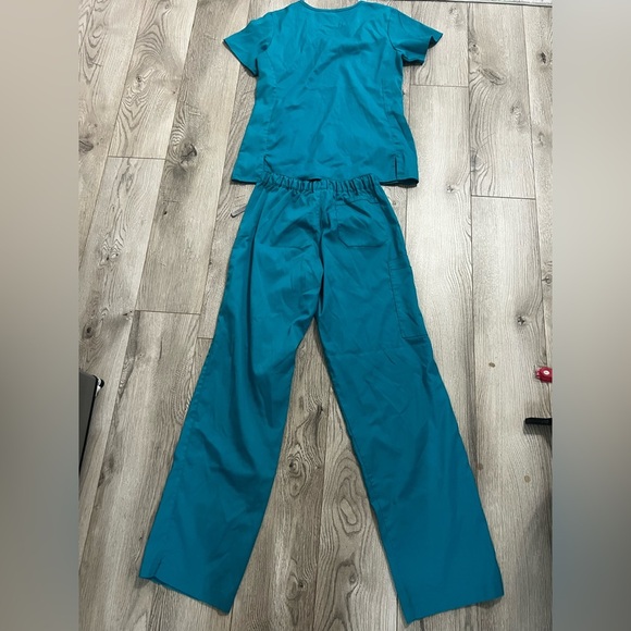 Wonder Wink Teal Scrub Set size XS - Picture 8 of 9